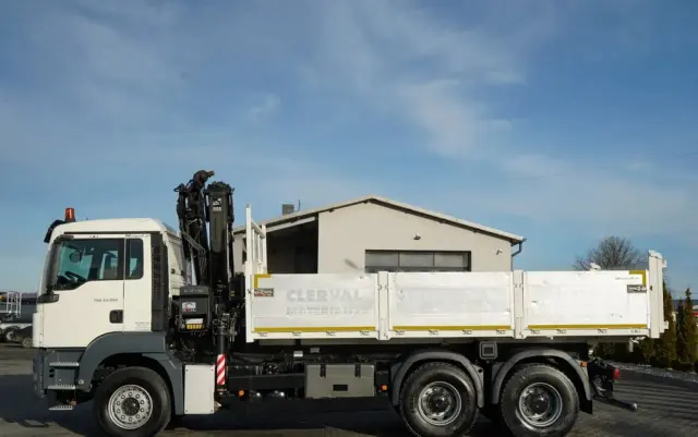 MAN TGS 33.360 / 6x4 / WYWROTKA TYLNOZSYPOWA 5,8 M + HDS HIAB XS 122 / STEROWANIE RADIOWE / HDS ZA KABINĄ / EURO 5 / MANUAL 