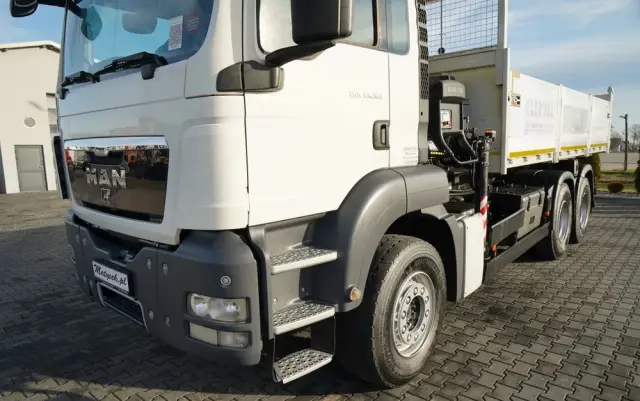 MAN TGS 33.360 / 6x4 / WYWROTKA TYLNOZSYPOWA 5,8 M + HDS HIAB XS 122 / STEROWANIE RADIOWE / HDS ZA KABINĄ / EURO 5 / MANUAL 