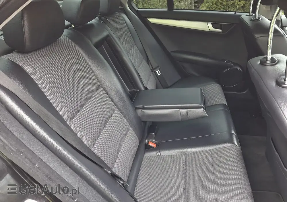 MERCEDES-BENZ Klasa C 180 BlueEFFICIENCY 7G-TRONIC Avantgarde