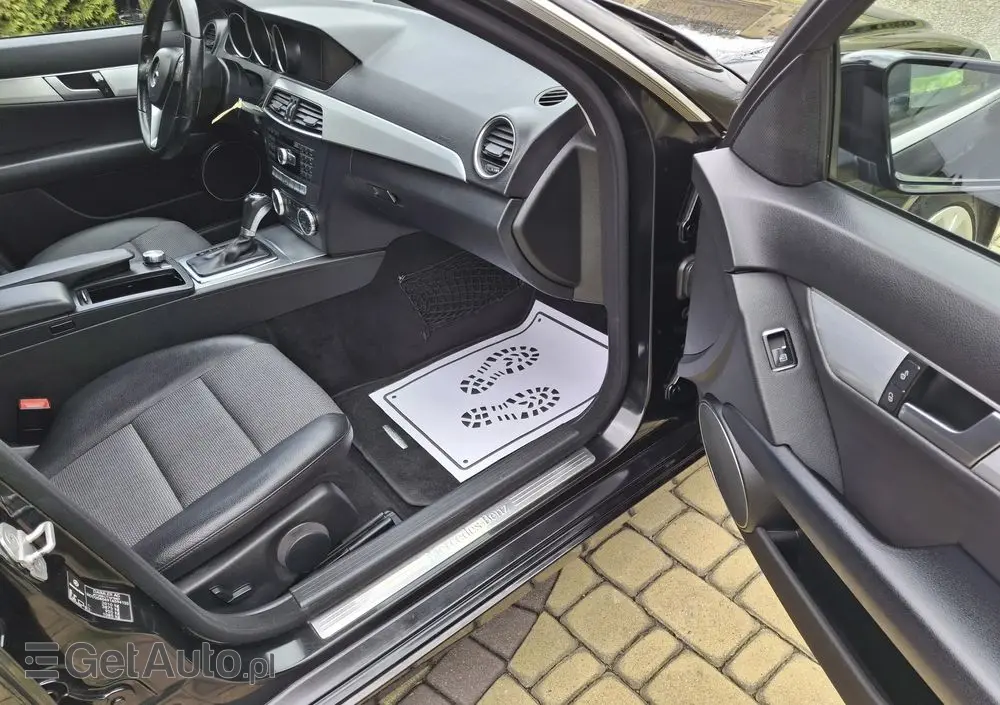 MERCEDES-BENZ Klasa C 180 BlueEFFICIENCY 7G-TRONIC Avantgarde