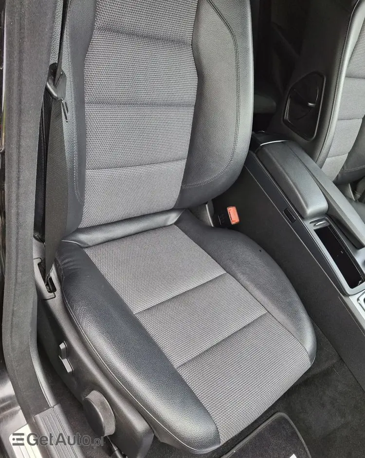 MERCEDES-BENZ Klasa C 180 BlueEFFICIENCY 7G-TRONIC Avantgarde