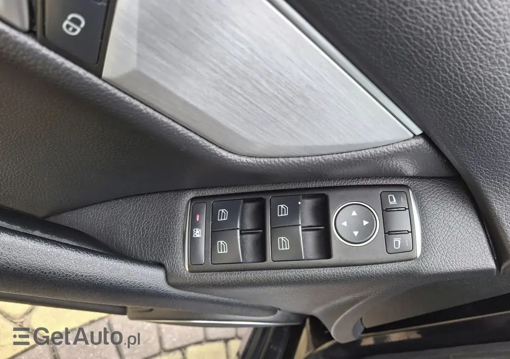 MERCEDES-BENZ Klasa C 180 BlueEFFICIENCY 7G-TRONIC Avantgarde