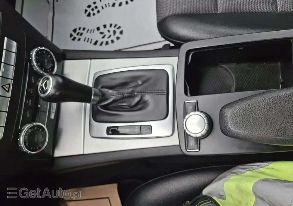 MERCEDES-BENZ Klasa C 180 BlueEFFICIENCY 7G-TRONIC Avantgarde