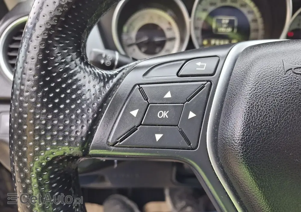 MERCEDES-BENZ Klasa C 180 BlueEFFICIENCY 7G-TRONIC Avantgarde