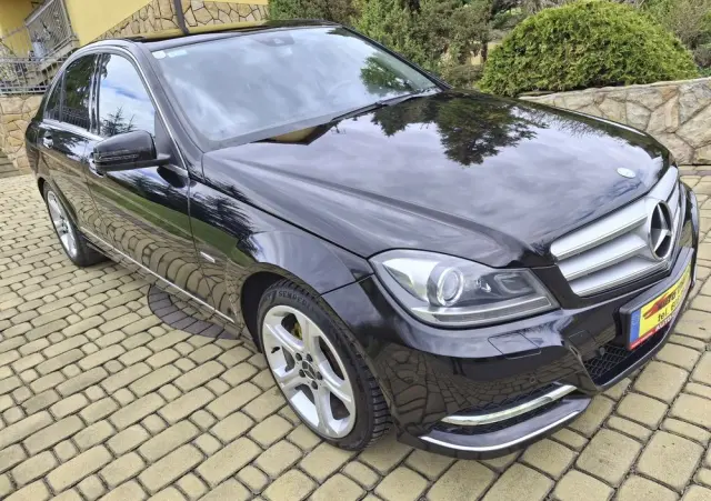MERCEDES-BENZ Klasa C 180 BlueEFFICIENCY 7G-TRONIC Avantgarde