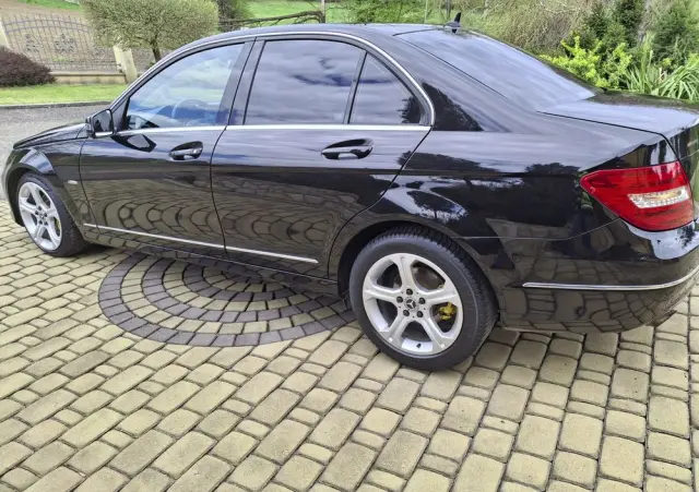 MERCEDES-BENZ Klasa C 180 BlueEFFICIENCY 7G-TRONIC Avantgarde