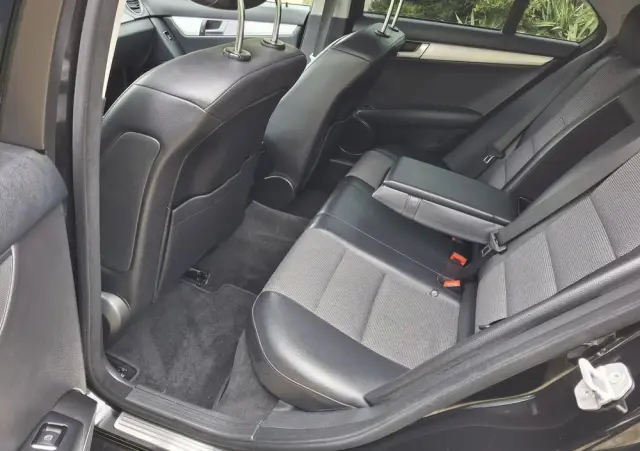 MERCEDES-BENZ Klasa C 180 BlueEFFICIENCY 7G-TRONIC Avantgarde