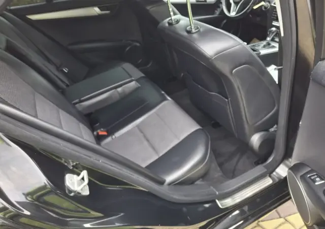 MERCEDES-BENZ Klasa C 180 BlueEFFICIENCY 7G-TRONIC Avantgarde