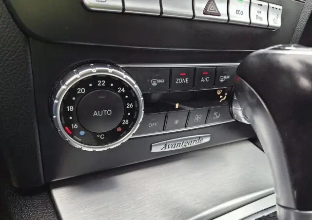 MERCEDES-BENZ Klasa C 180 BlueEFFICIENCY 7G-TRONIC Avantgarde