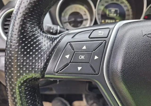 MERCEDES-BENZ Klasa C 180 BlueEFFICIENCY 7G-TRONIC Avantgarde