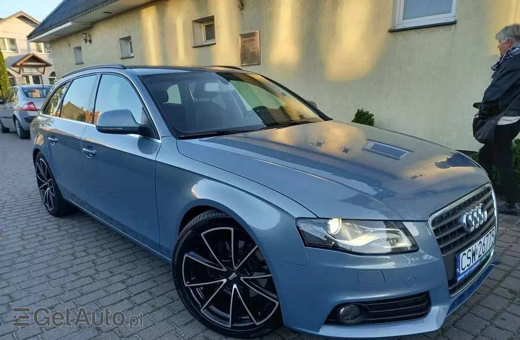 AUDI A4 
