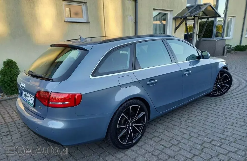 AUDI A4 