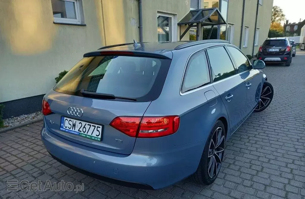 AUDI A4 