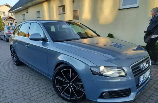 AUDI A4 