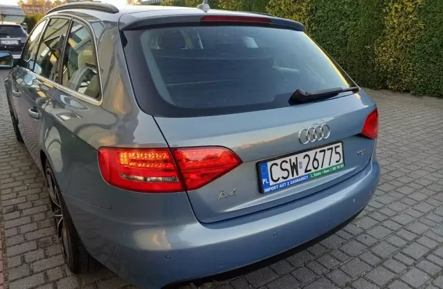 AUDI A4 