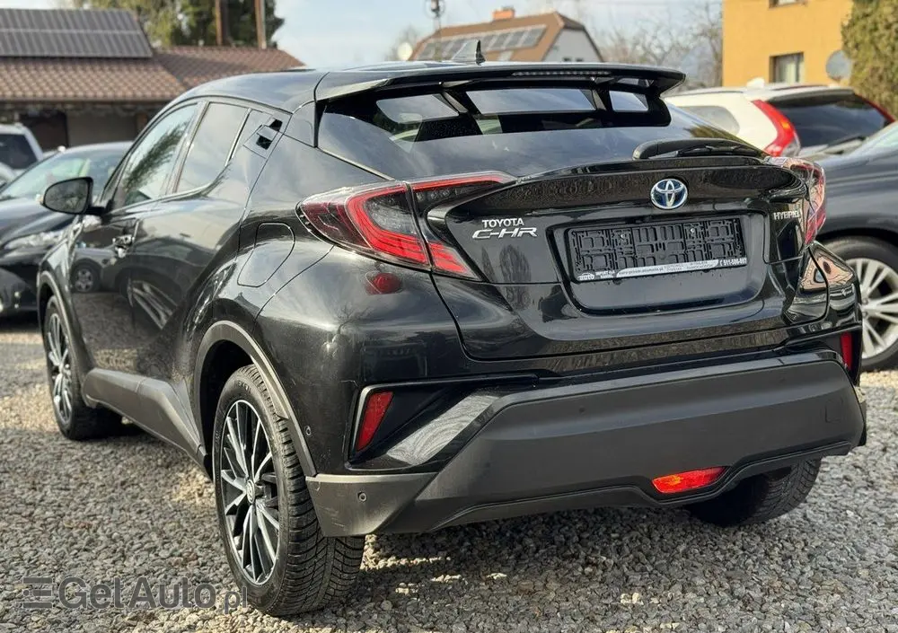 TOYOTA C-HR 