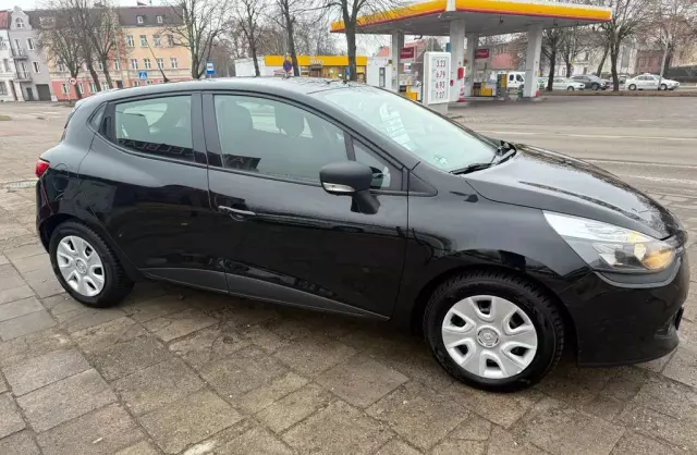 RENAULT Clio 1.2 16V (75 KM)