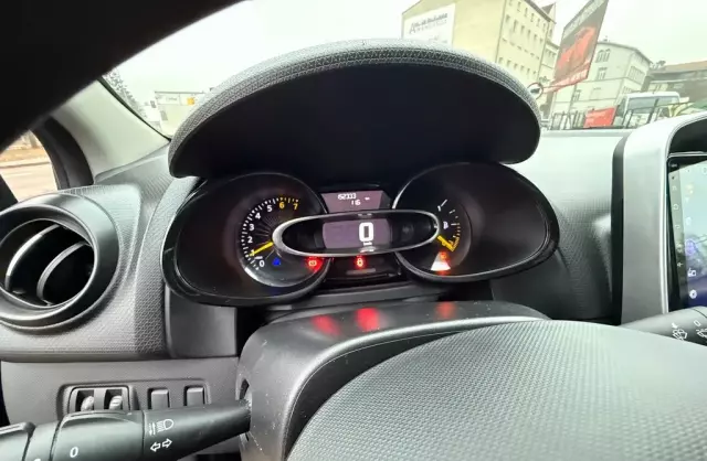 RENAULT Clio 1.2 16V (75 KM)