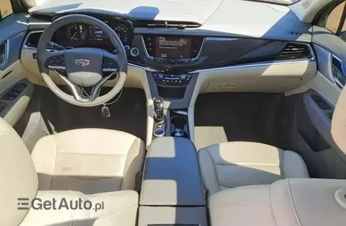 CADILLAC XT6 