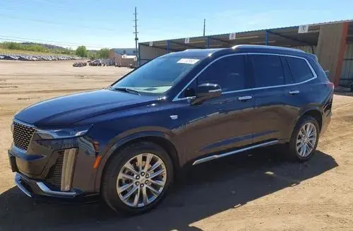CADILLAC XT6 