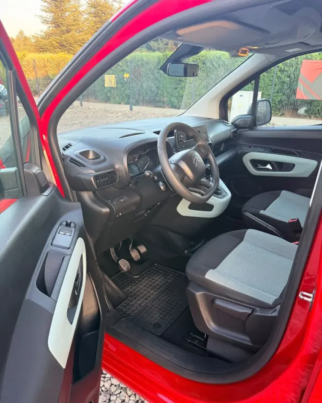 CITROËN Berlingo XL 7-Sitzer PureTech 110 FEEL