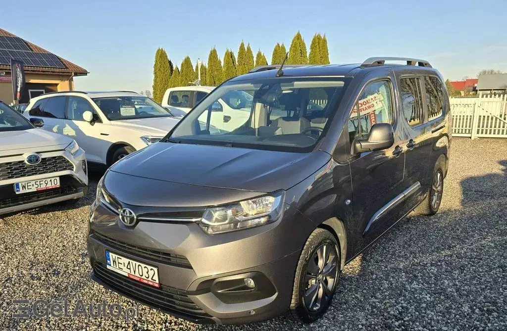 TOYOTA Proace 