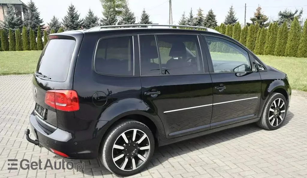 VOLKSWAGEN Touran 