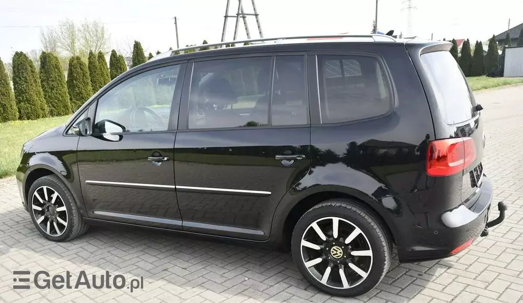 VOLKSWAGEN Touran 