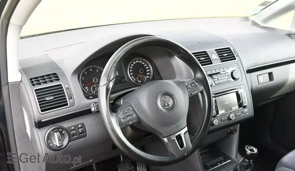 VOLKSWAGEN Touran 