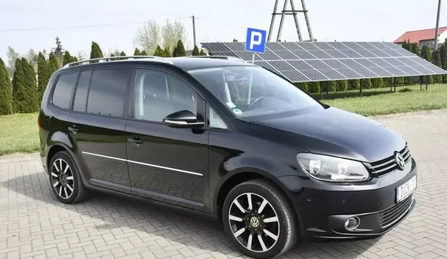 VOLKSWAGEN Touran 