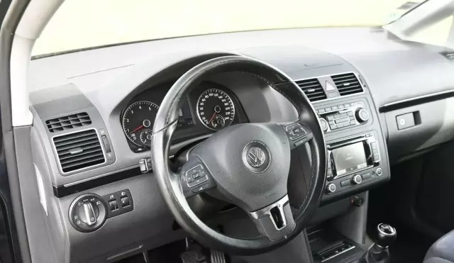 VOLKSWAGEN Touran 