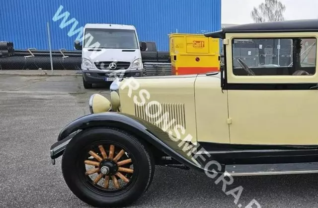 ERSKINE 50 Club Sedan 2.4 