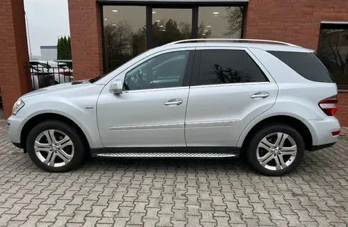 MERCEDES-BENZ ML 