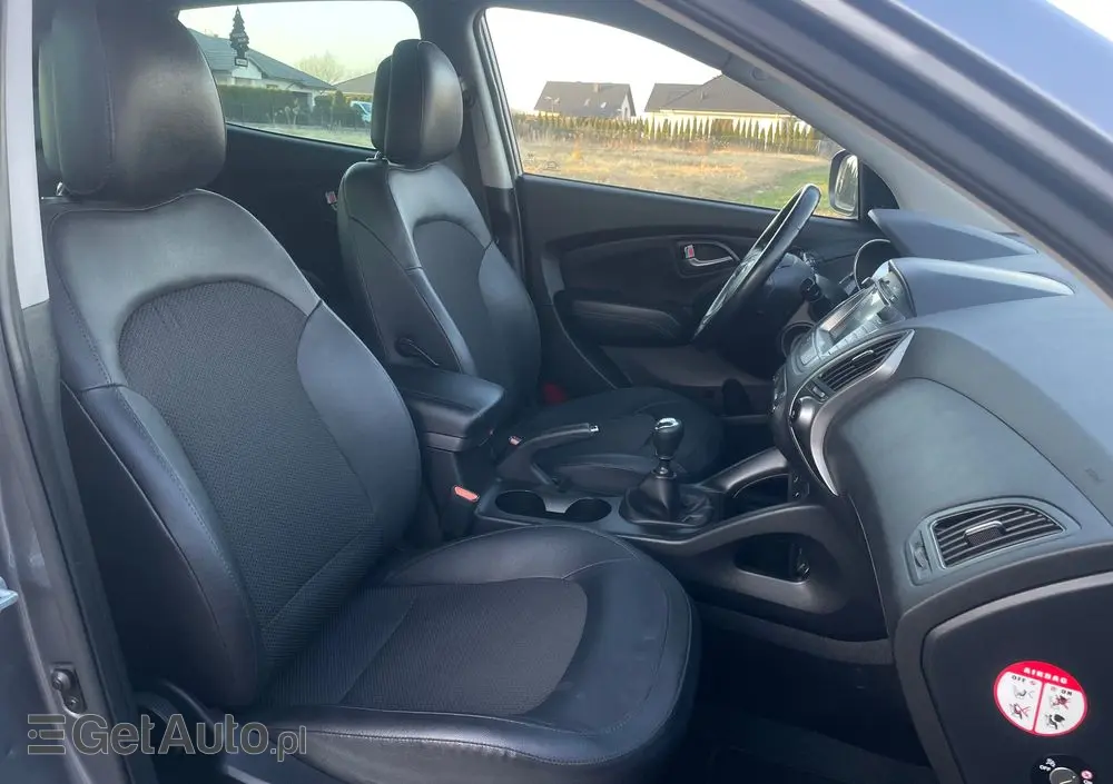 HYUNDAI Ix35 1.7 CRDi 2WD blue Finale Gold