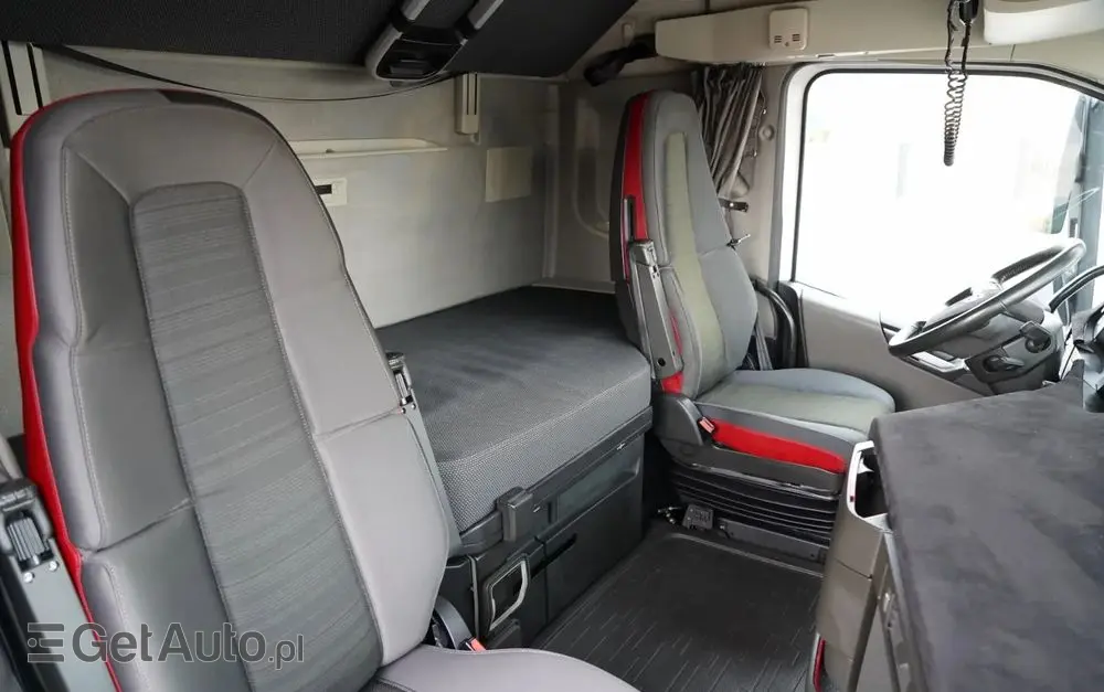VOLVO FH 500 / KLIMATYZACJA POSTOJOWA / CAŁA NA PODUSZAKCH / EURO 6 