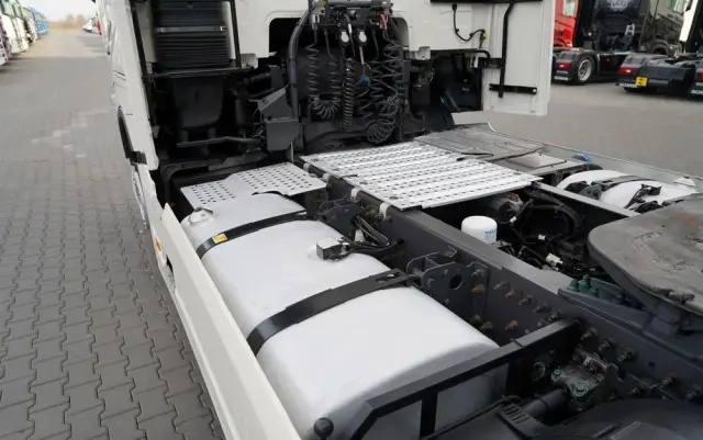 VOLVO FH 500 / KLIMATYZACJA POSTOJOWA / CAŁA NA PODUSZAKCH / EURO 6 