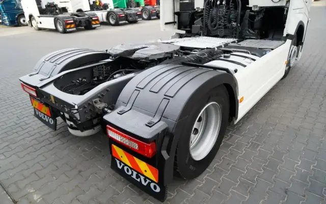 VOLVO FH 500 / KLIMATYZACJA POSTOJOWA / CAŁA NA PODUSZAKCH / EURO 6 