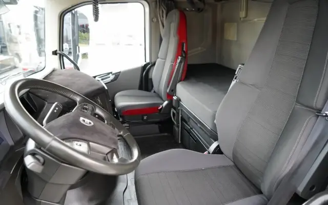 VOLVO FH 500 / KLIMATYZACJA POSTOJOWA / CAŁA NA PODUSZAKCH / EURO 6 