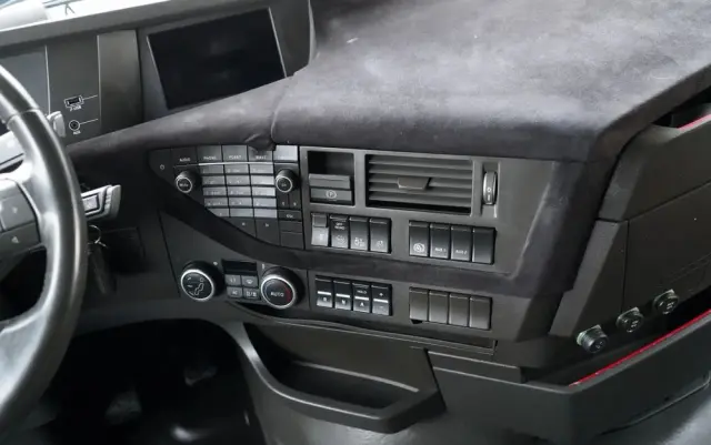 VOLVO FH 500 / KLIMATYZACJA POSTOJOWA / CAŁA NA PODUSZAKCH / EURO 6 