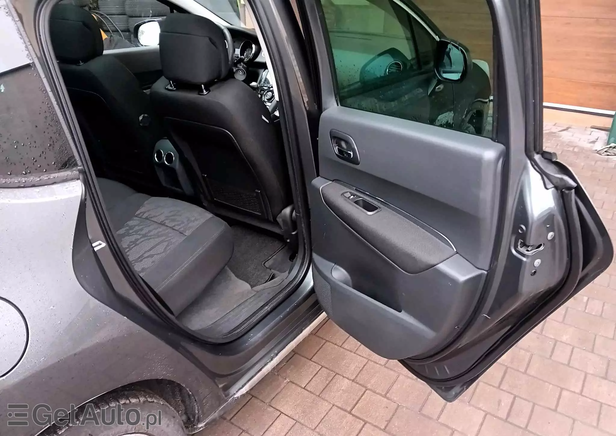 PEUGEOT 3008 1.6 Allure