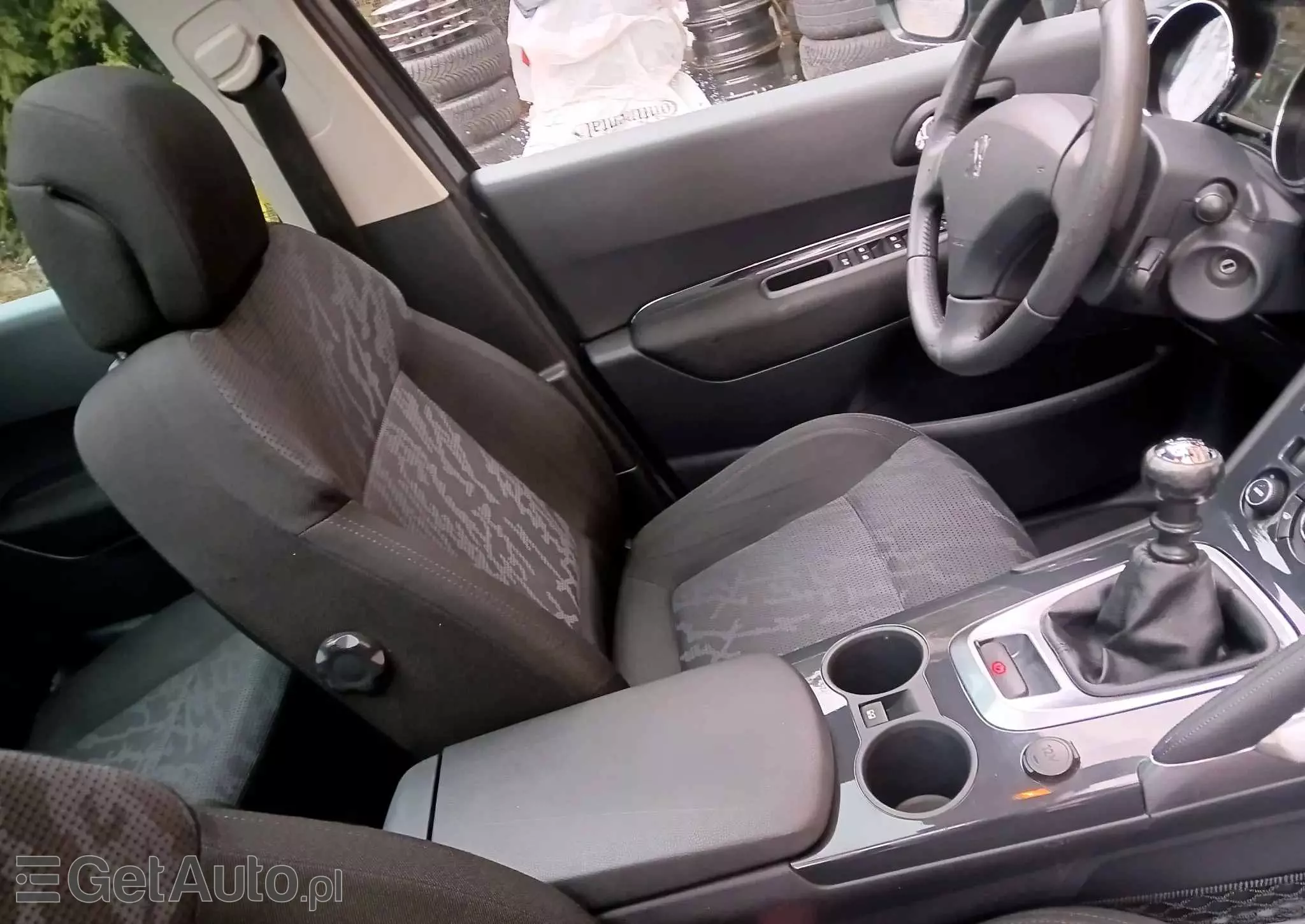 PEUGEOT 3008 1.6 Allure