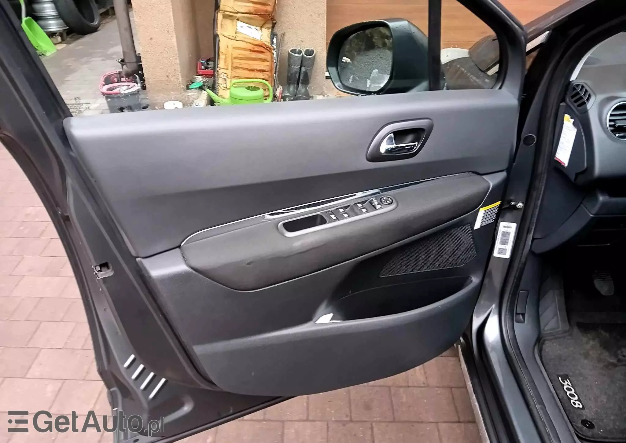 PEUGEOT 3008 1.6 Allure