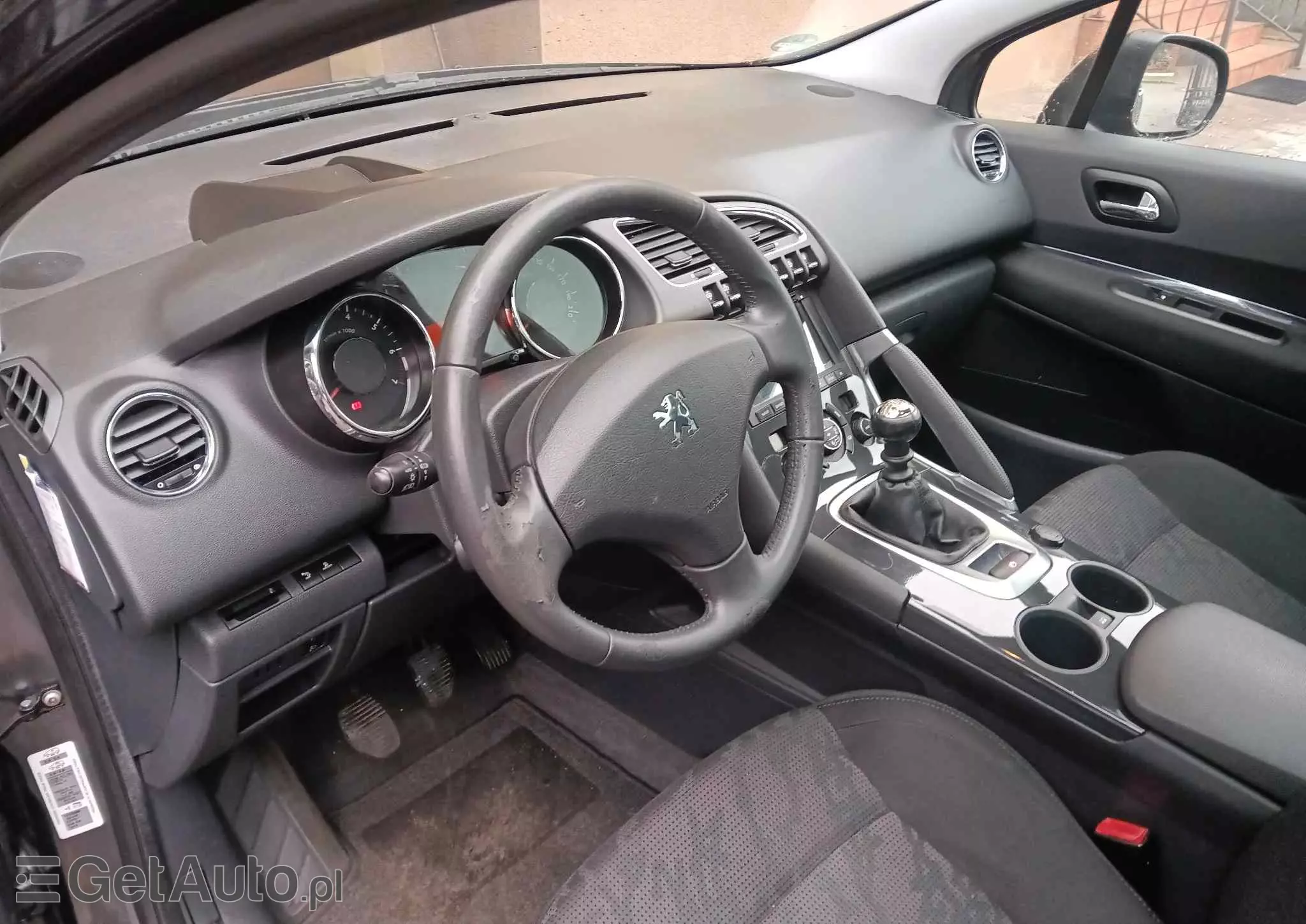 PEUGEOT 3008 1.6 Allure