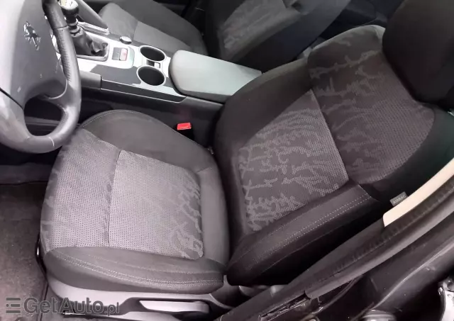 PEUGEOT 3008 1.6 Allure