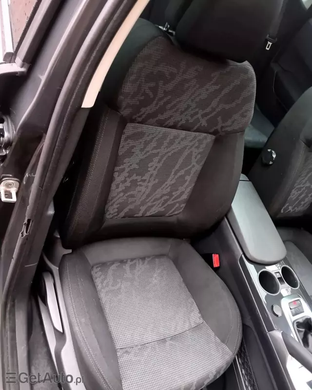 PEUGEOT 3008 1.6 Allure