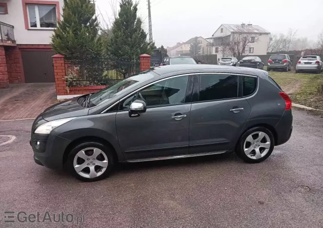 PEUGEOT 3008 1.6 Allure