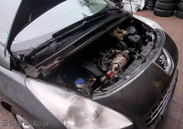 PEUGEOT 3008 1.6 Allure