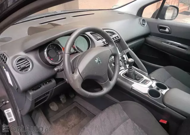 PEUGEOT 3008 1.6 Allure