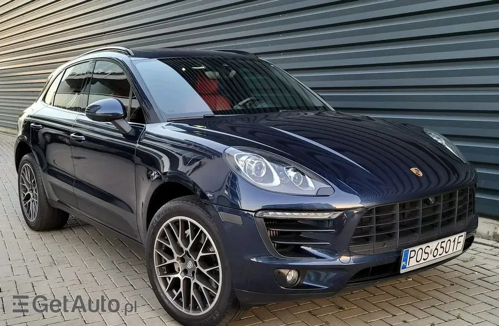 PORSCHE Macan 