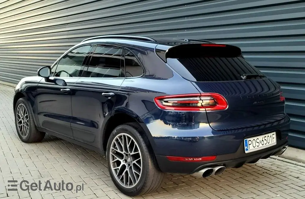 PORSCHE Macan 